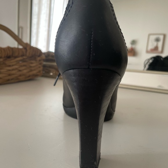 Franco Sarto Black Oxford Heels - Picture 5 of 13